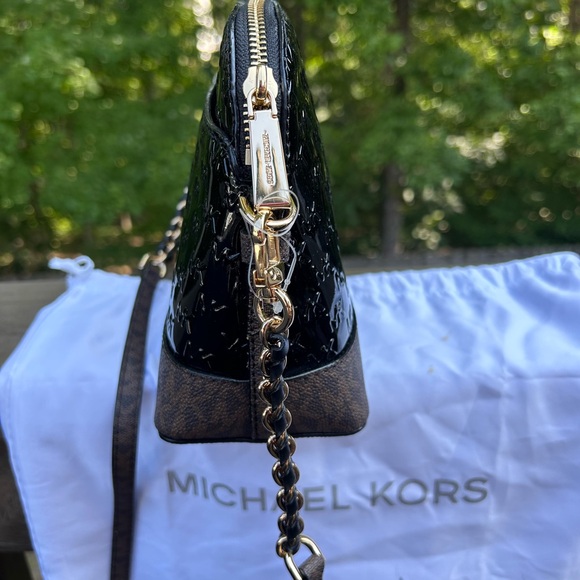 Michael Kors Black with Brown Jet Set Dome crossbody - Picture 3 of 9